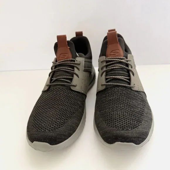 SKECHERS Men's Sneakers 10 Black/Gray Wide Fit Air Cooled Memory Foam Gogamat - Picture 3 of 8